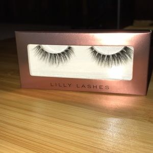 Lilly lashes